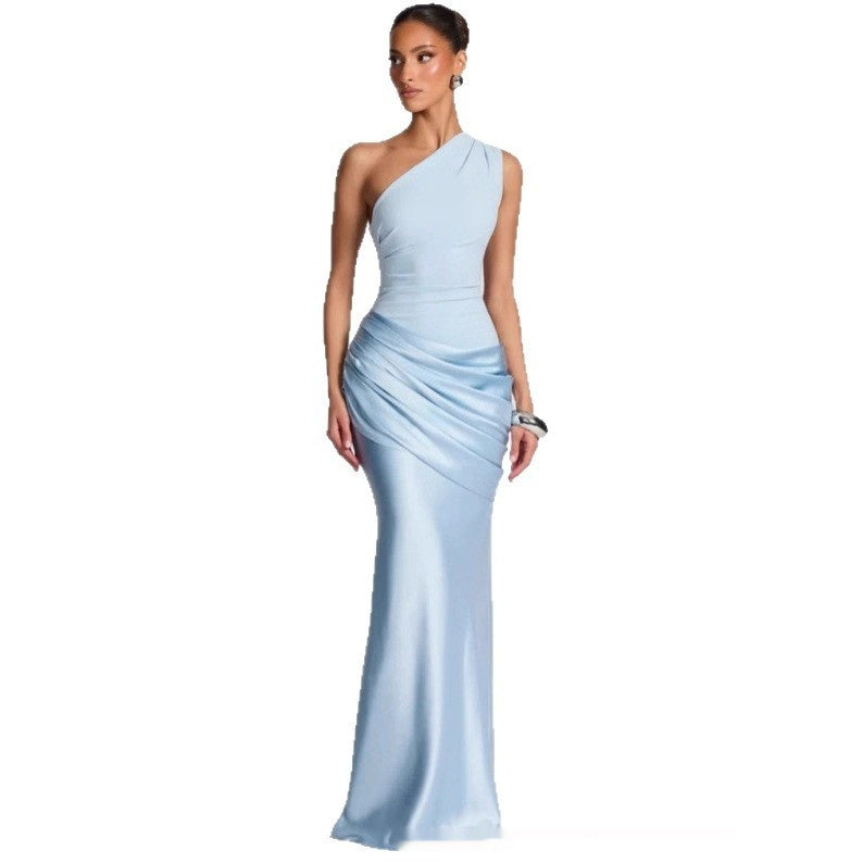 Élégante robe longue pour femme à une épaule