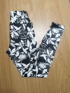 Colorful Printed Yoga Suit For Women With Tank Top And Chest Pad