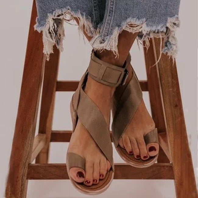 Flat Roman women sandals Hover Image