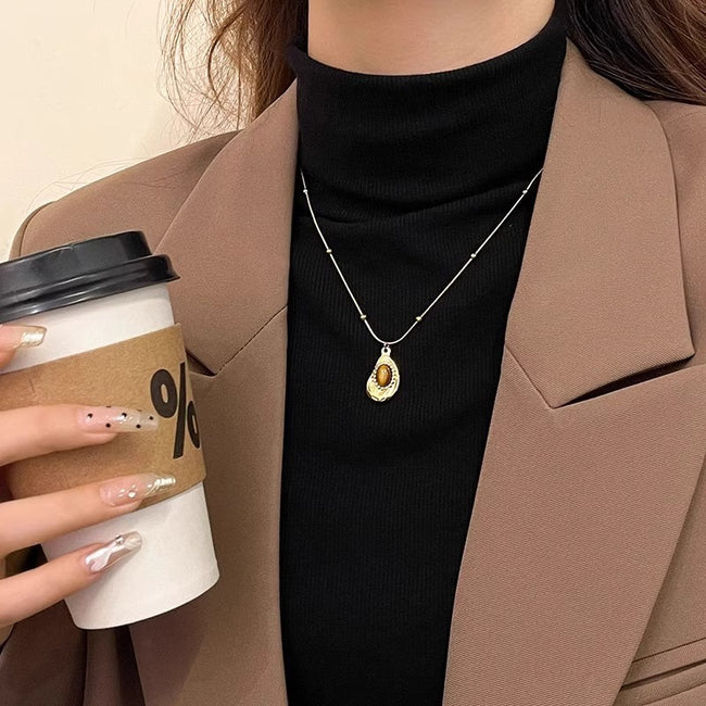 Amber Stone Necklace Retro Irregular Clavicle Chain Sweater Chain Women Fashion Jewelry Main Image