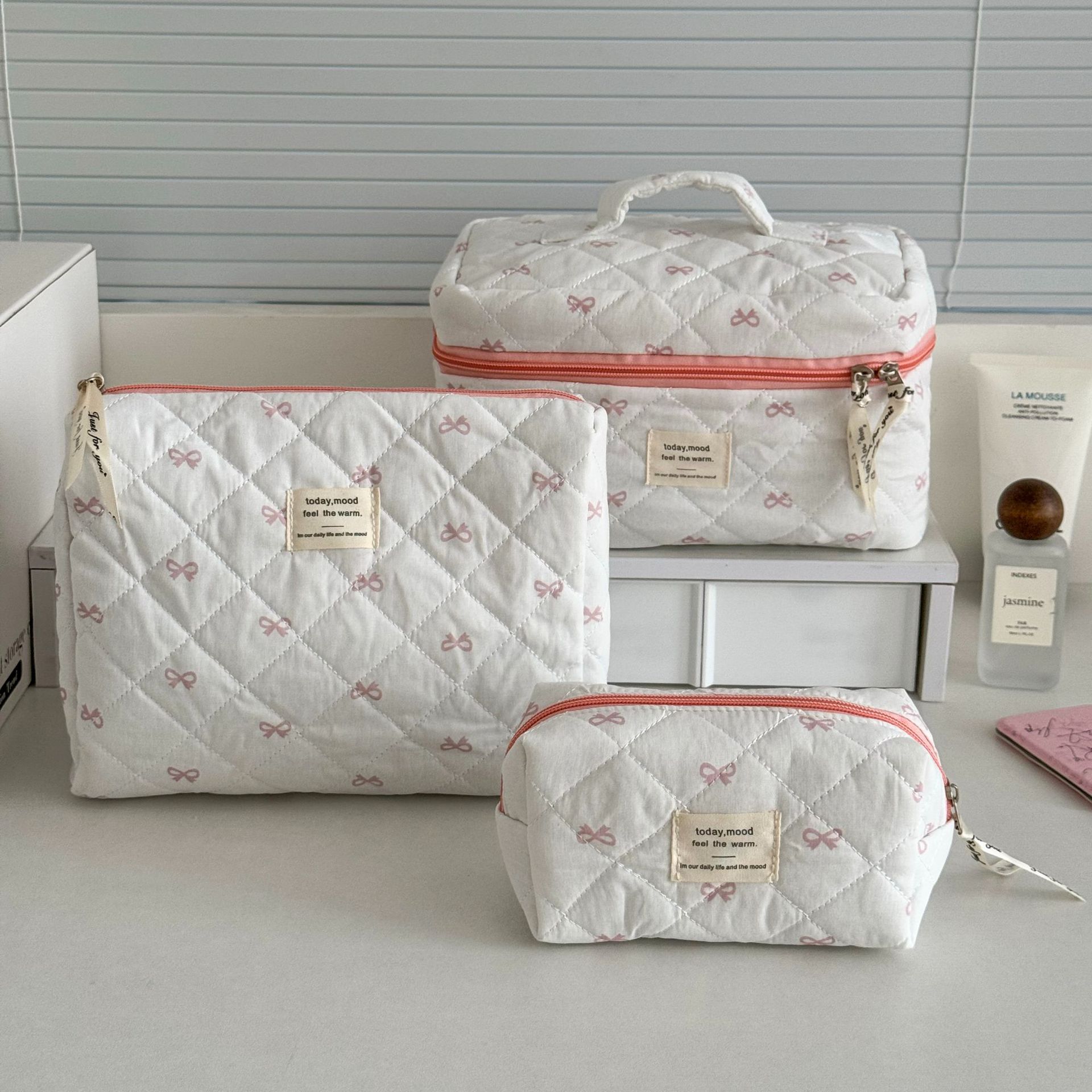 Bow-knot Flower Large-capacity Makeup Bag