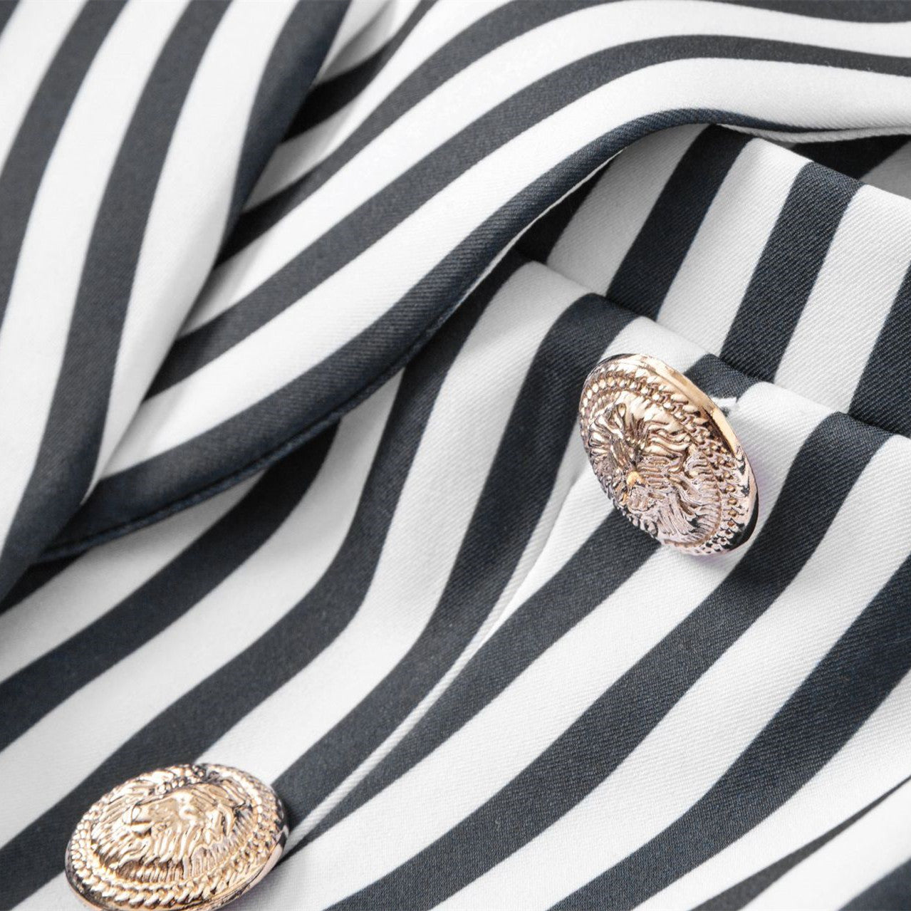 Slim-fitting Double-breasted Blazer With Vintage Stripes