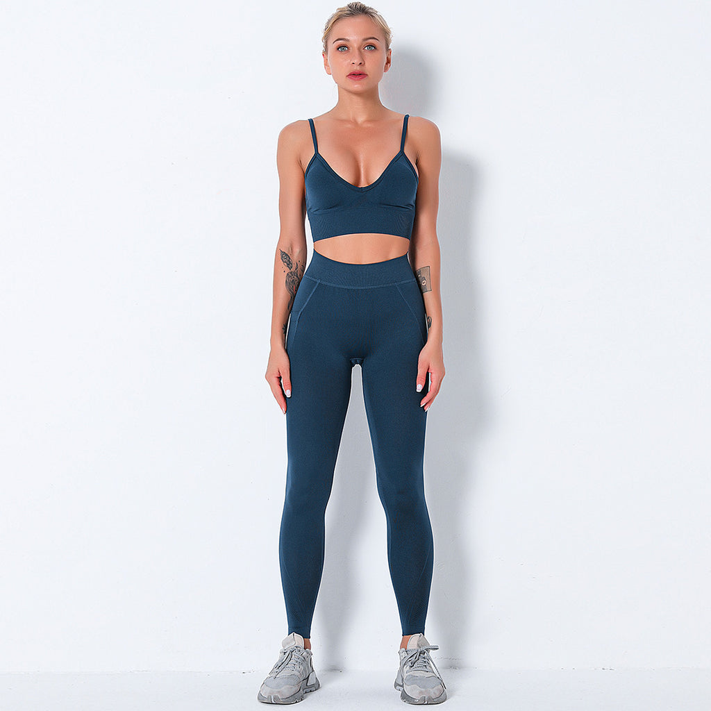 Knitted seamless Yoga suit