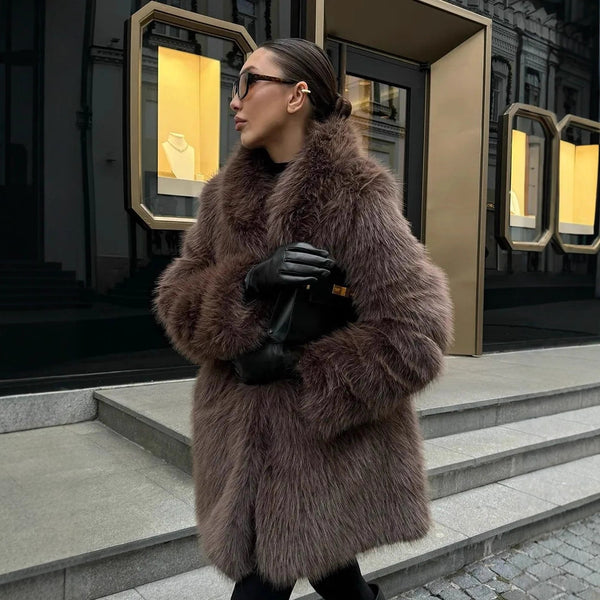 Soft Mid-length Faux Fur Coat With A Peter Pan Collar