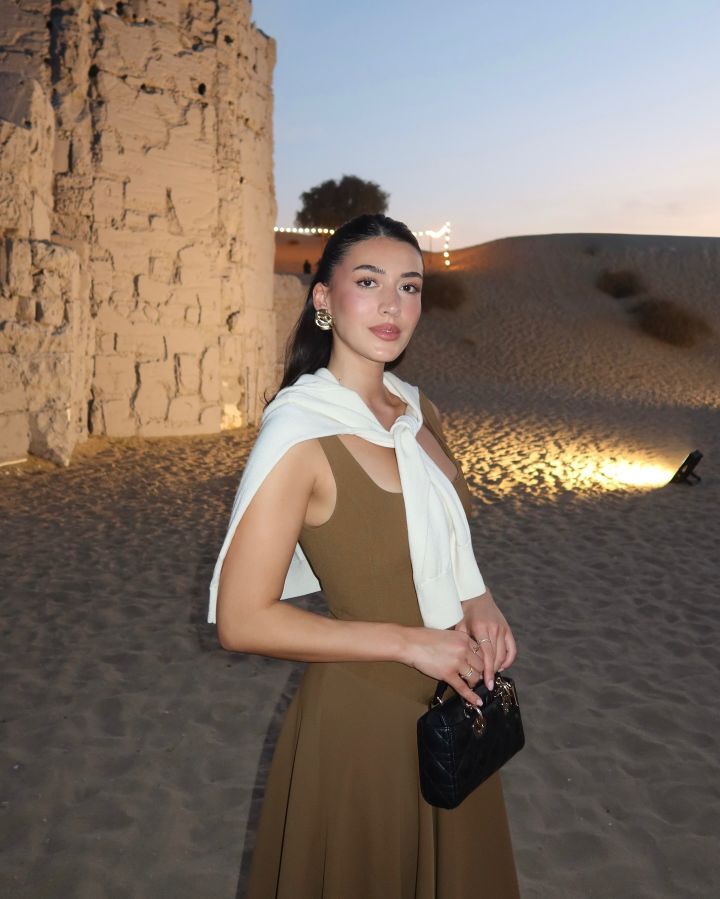 Solid Color Shoulder Strap Slim Fit Mid-length Dress