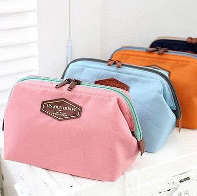 Brand New Retro Makeup Cosmetic Bag Main Image