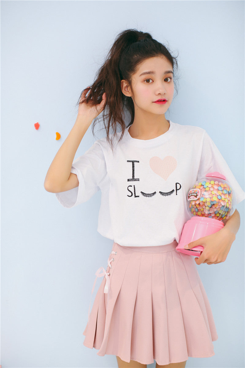 Pleated skirt with bow tie