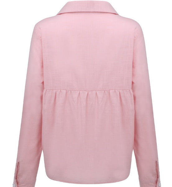 Loose and beautiful blouse for spring