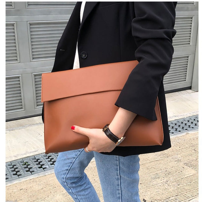 Stylish large-capacity clutch bag Hover Image