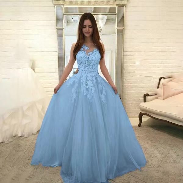 Robe de mariée sans manches à fleurs et dentelle pour femme