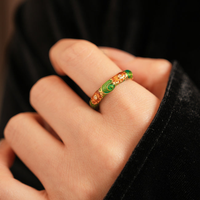Vintage Floral Ring Green Enamel Statement Ring Retro Diamond Pearl Flower Ring For Women Fashion Jewelry Main Image
