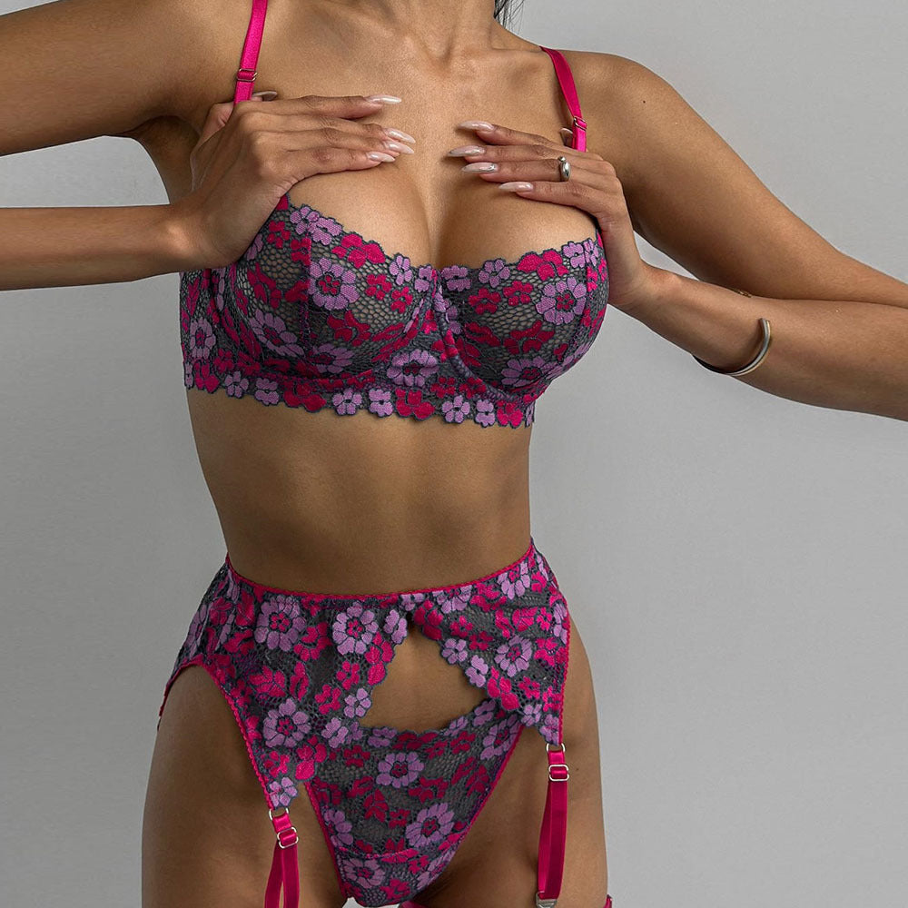 Women's Contrast Color Fashion Embroidered Bikini