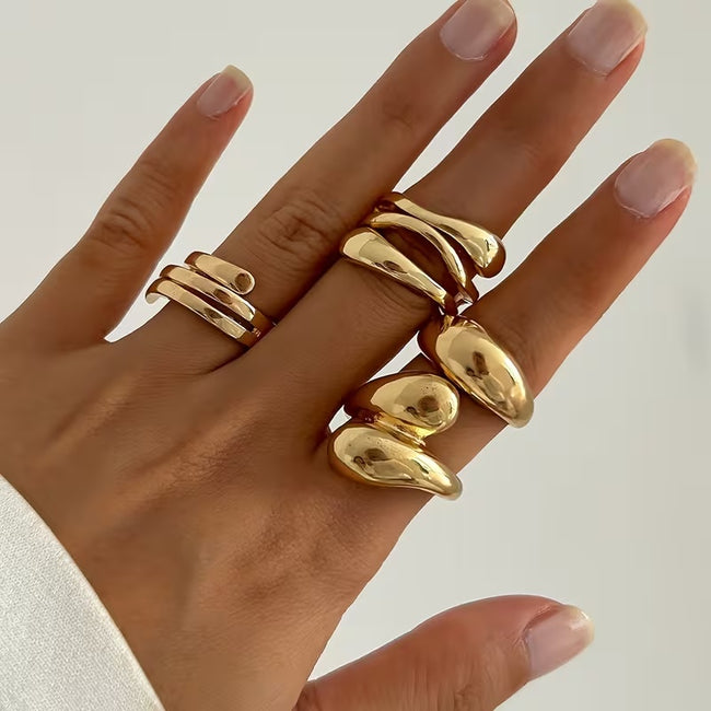 A Set Of 4 Elegant And Minimalist Golden Rings, Adjustable Open Rings For Women, Featuring A MultiLayer Spiral And Teardrop Geometric Design, Suitable For All Seasons Hover Image