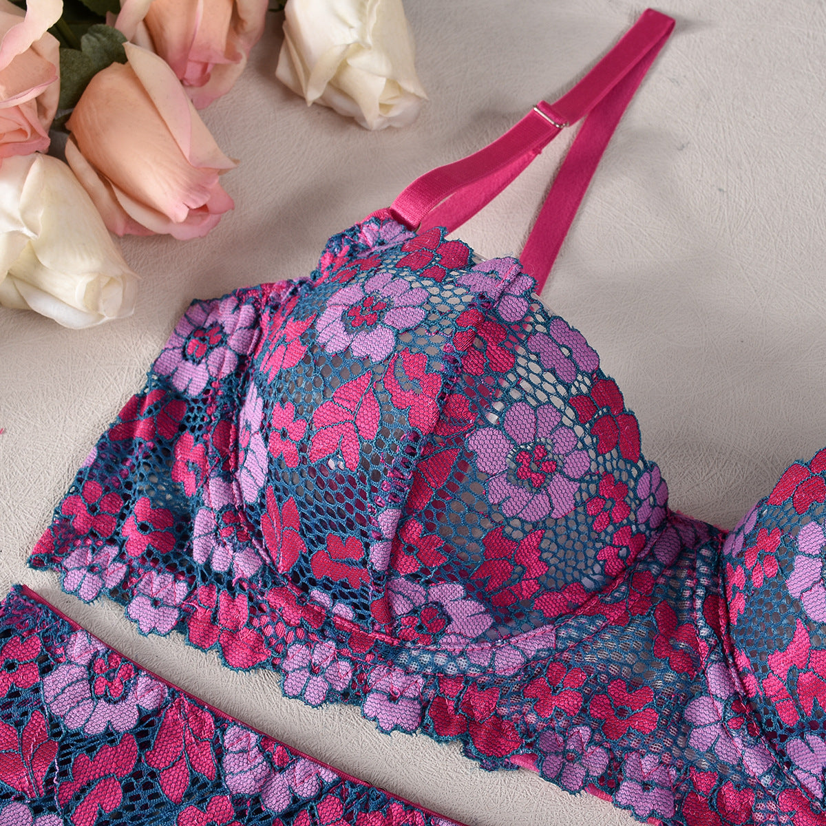 Women's Contrast Color Fashion Embroidered Bikini