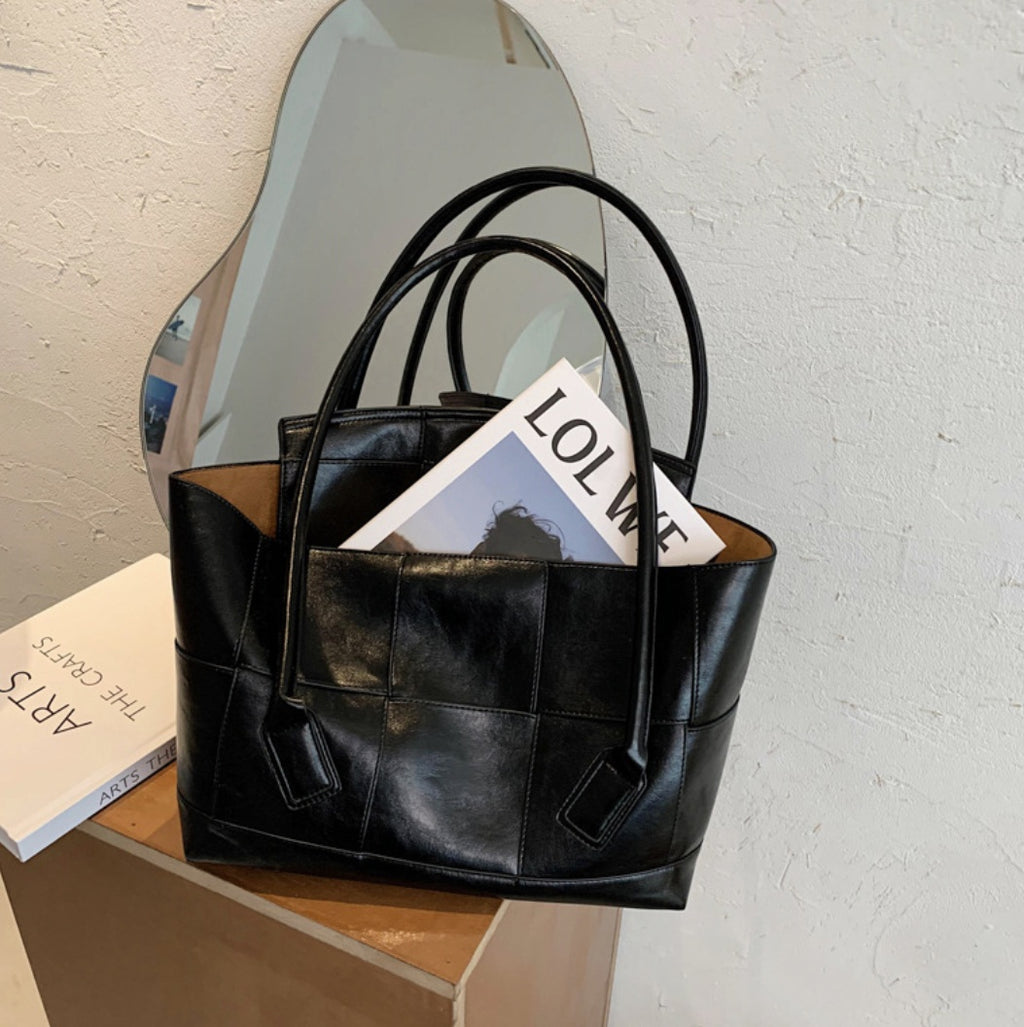 Single shoulder bag