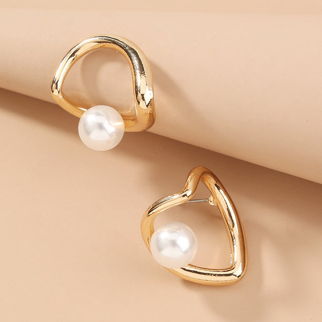 Hollow Love Pearl Earrings Women Simple Retro Fashion Earrings Trend Jewelry Hover Image