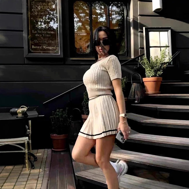 Short Sweater Pleated Skirt Women Main Image